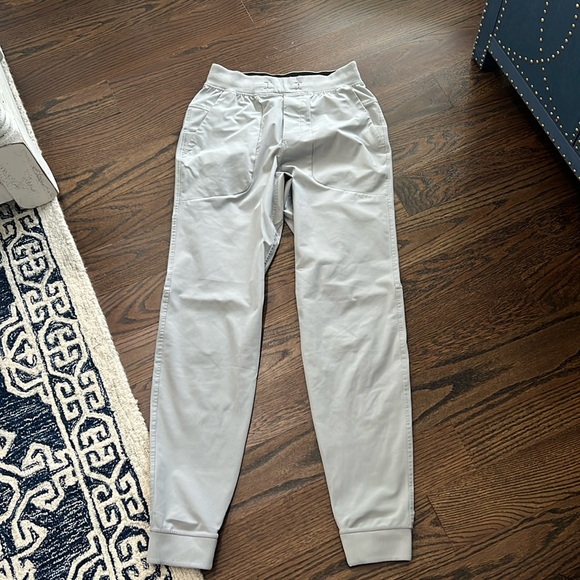 Lululemon light grey joggers - Picture 1 of 4
